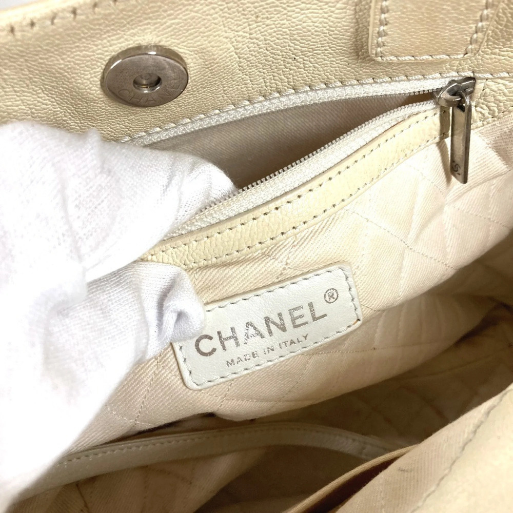 CHANEL White Leather Logo Tote Bag - Picture 10 of 16